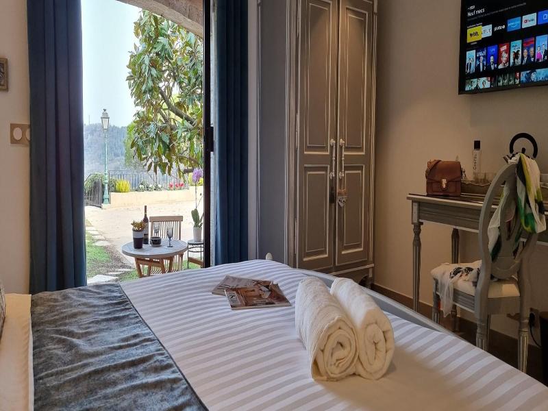 Loup Castel Boutique Hotel B&b image