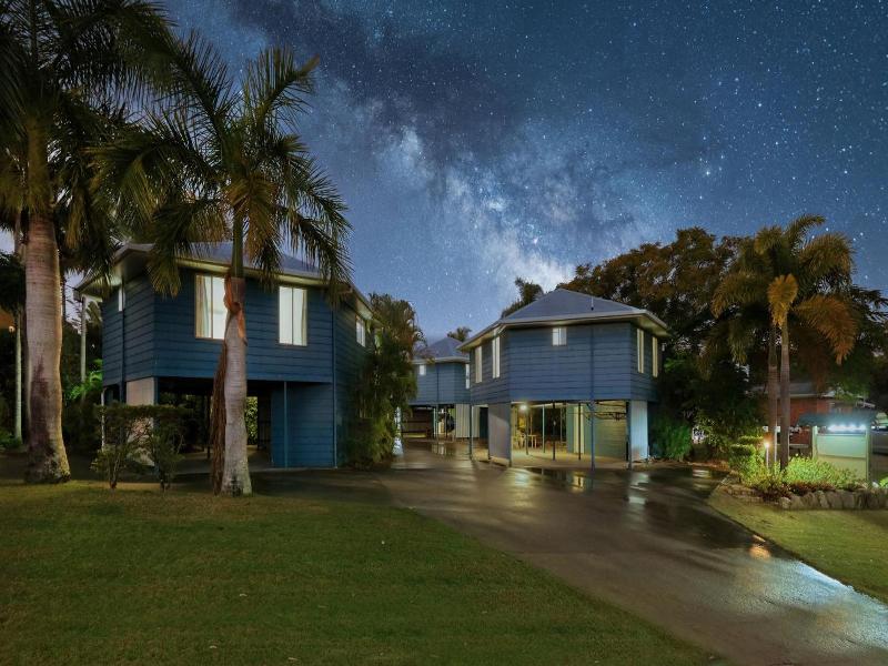 Boyne Island Motel And Villas image