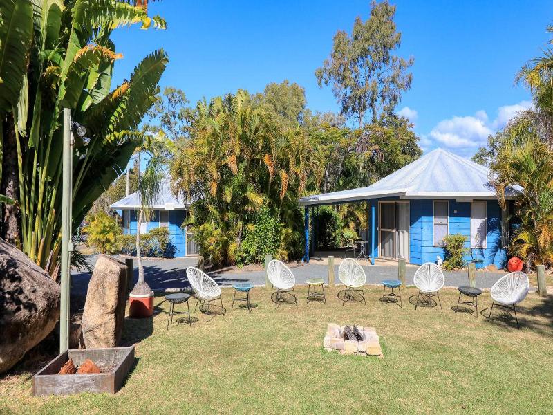 Boyne Island Motel And Villas image