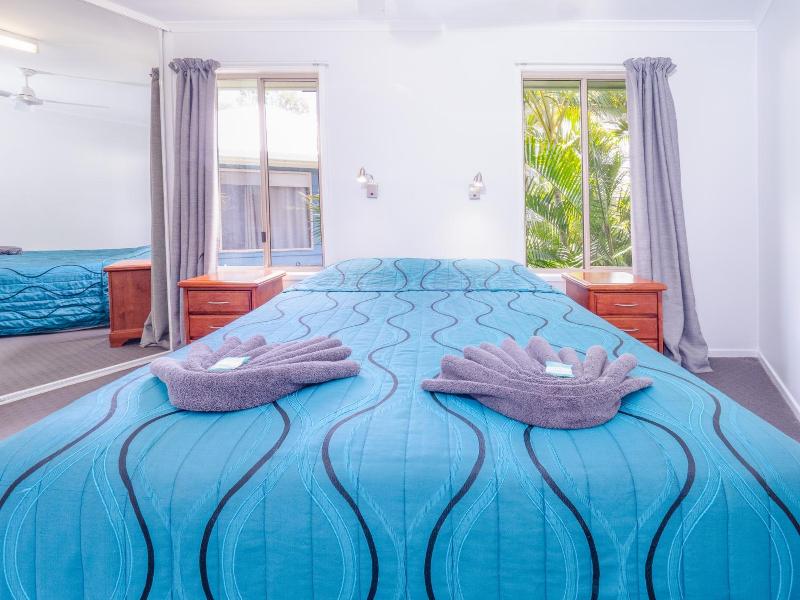 Boyne Island Motel And Villas image