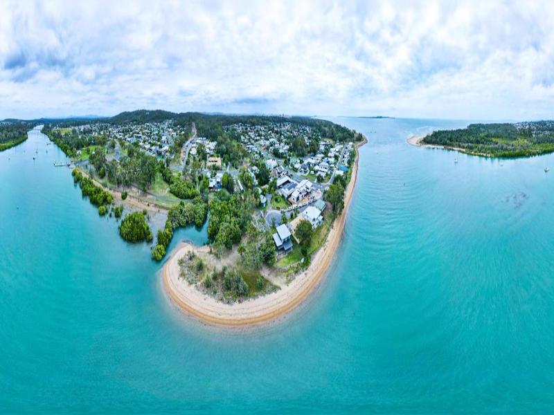 Boyne Island Motel And Villas image