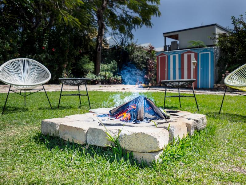 Boyne Island Motel And Villas image