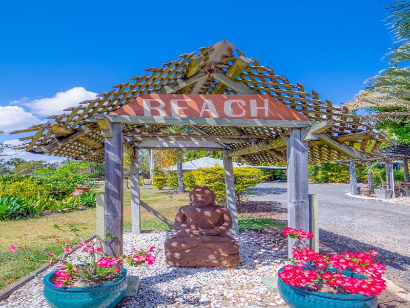 Boyne Island Motel And Villas image
