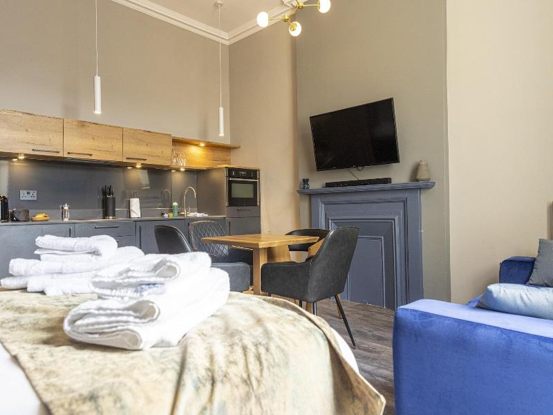 Mono Suites New Town image