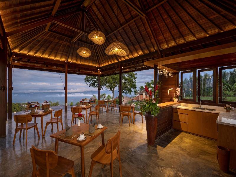 Munduk Tentrem — restaurant