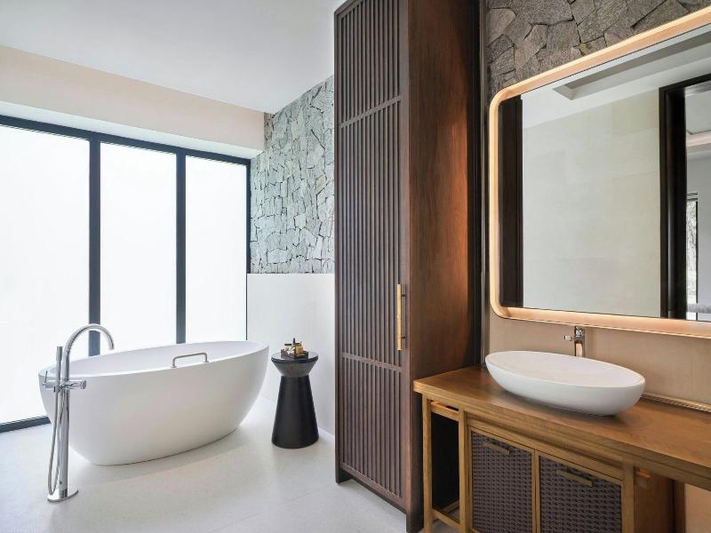 Jw Marriott Cam Ranh Bay Resort & Spa image