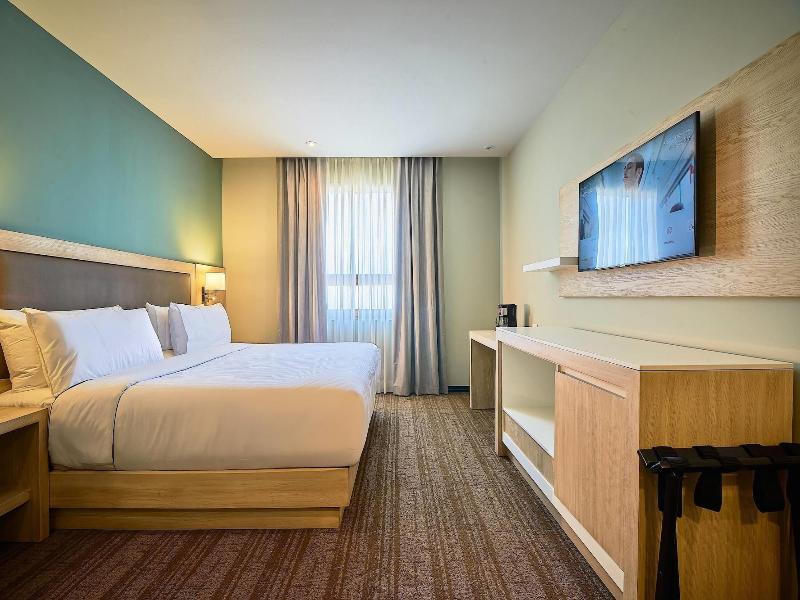Wyndham Garden Saltillo image