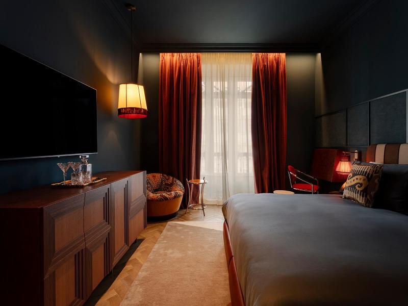 STANDARD HIGH FLOOR ROOM