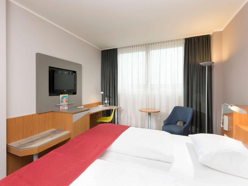 Ramada by Wyndham Hannover image