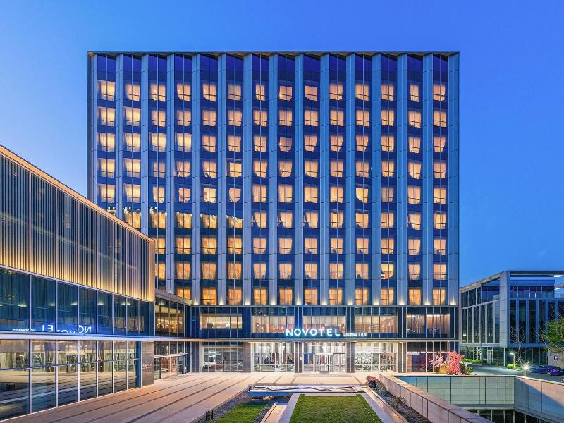 Novotel Shanghai Baoshan Jiusi image