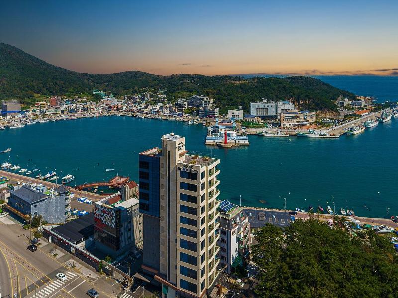 Hotel The Club Yeonhwari image