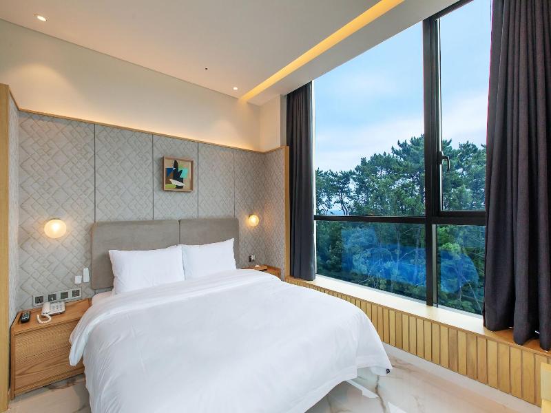 Hotel The Club Yeonhwari image