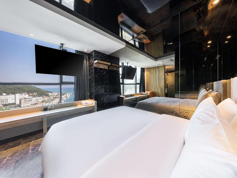 Hotel The Club Yeonhwari image