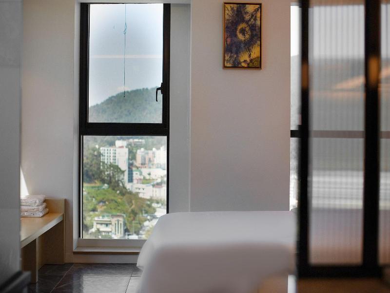 Hotel The Club Yeonhwari image