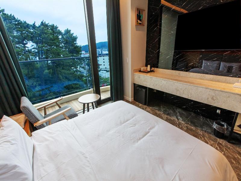 Hotel The Club Yeonhwari image