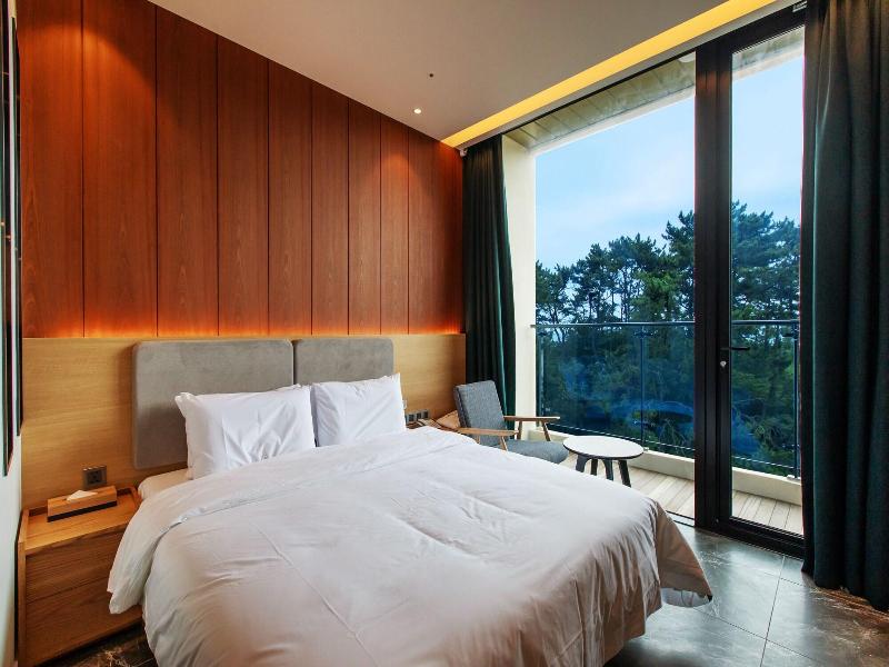 Hotel The Club Yeonhwari image