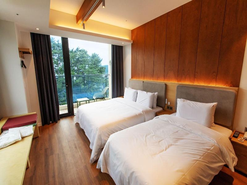 Hotel The Club Yeonhwari image