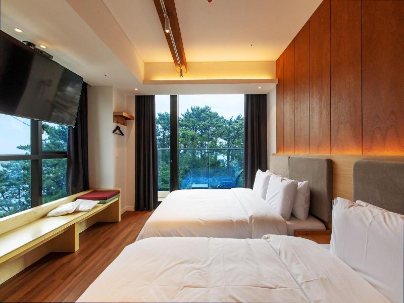 Hotel The Club Yeonhwari image