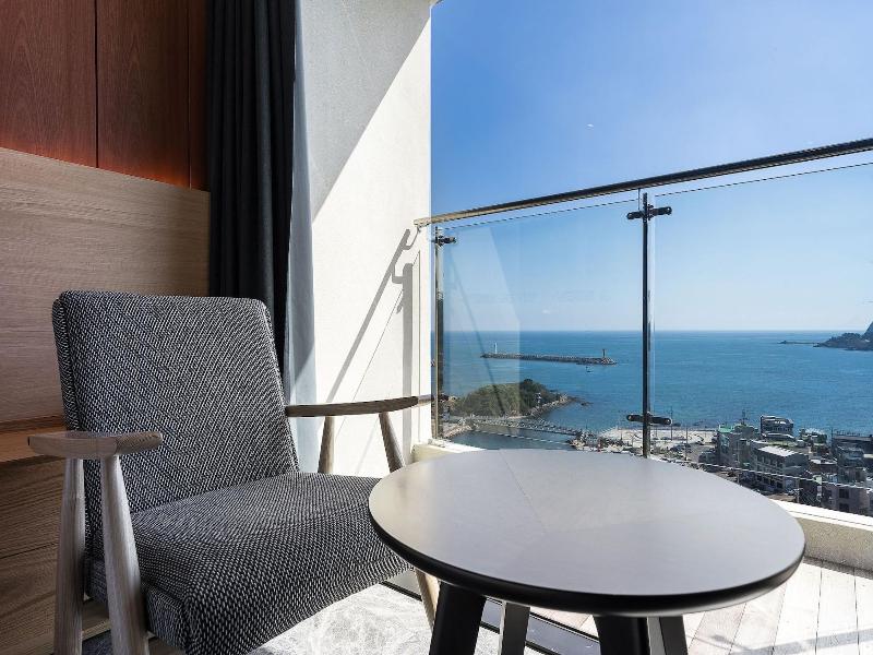 Hotel The Club Yeonhwari image