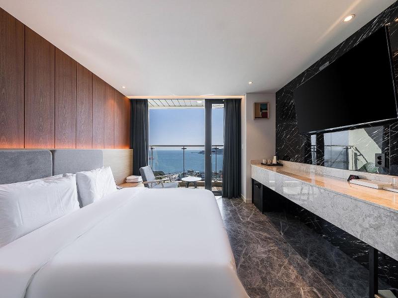 Hotel The Club Yeonhwari image