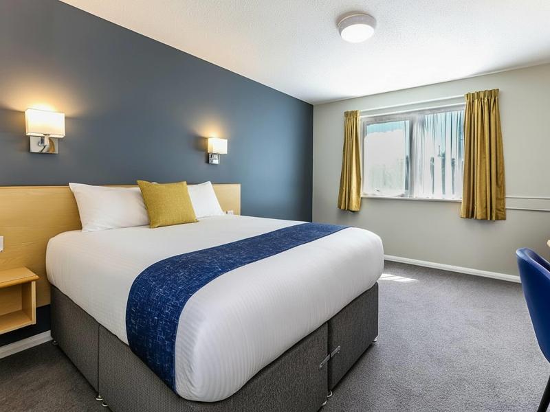 Days Inn Sheffield M1 image