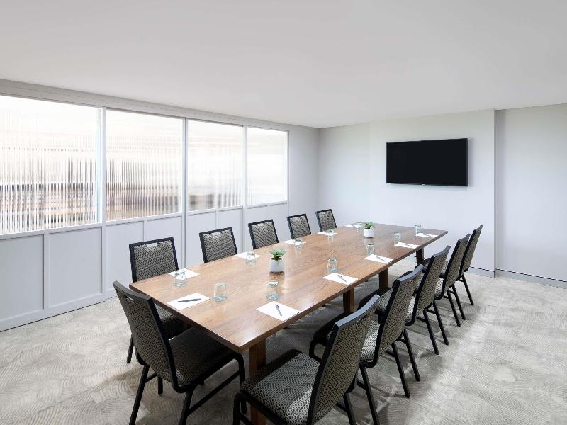 Mercure Sydney Blacktown — general view