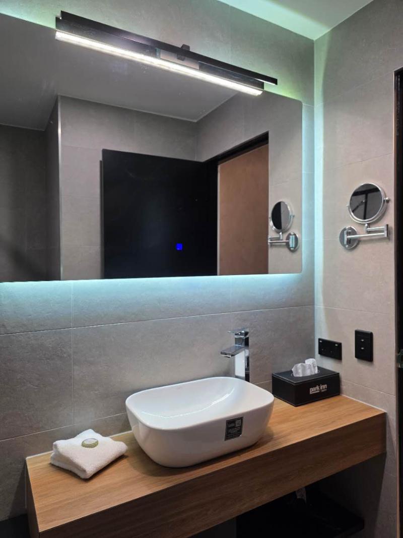 Park Inn by Radisson Melbourne Carlton  image
