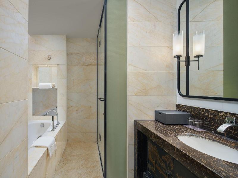 SUITE DELUXE WITH VIEWS