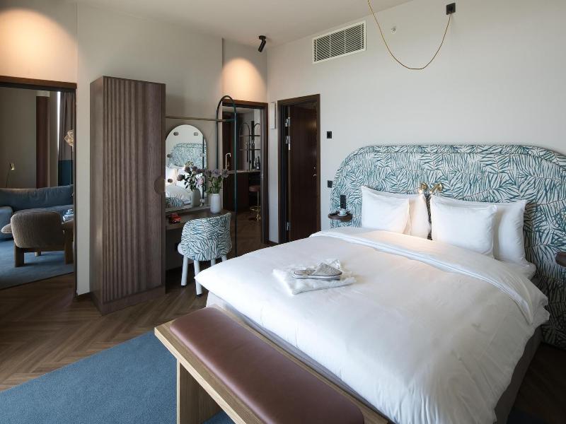 Willow Worldhotels Crafted image