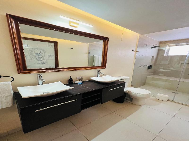 Suites Del Jardín Principal image