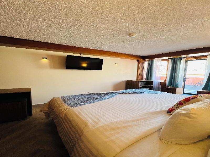 Suites Del Jardín Principal image