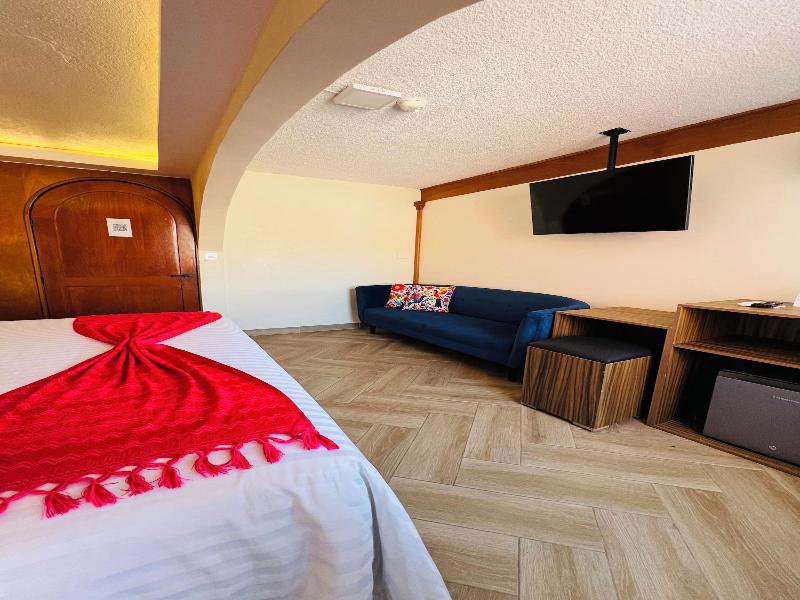 Suites Del Jardín Principal image