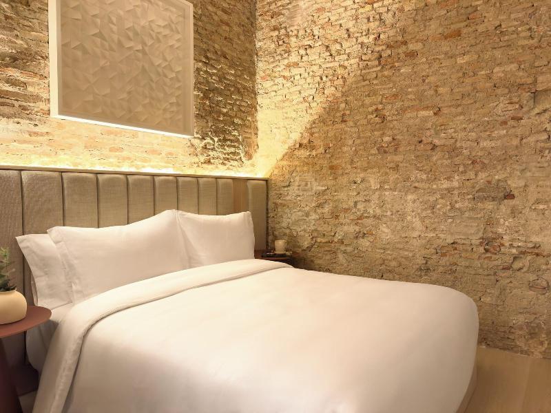 Coeo Santa Maria Signature Apartments image