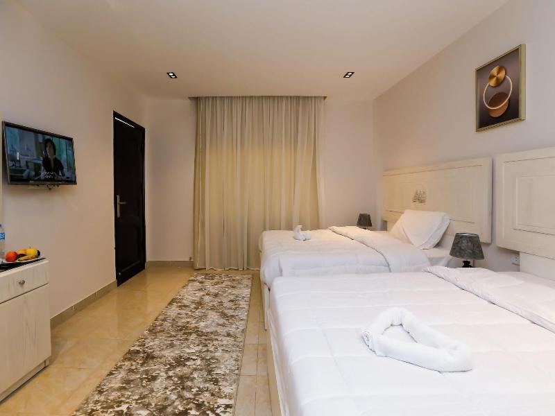 Pyramids Land Hotel image