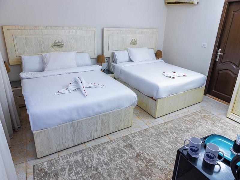 Pyramids Land Hotel image