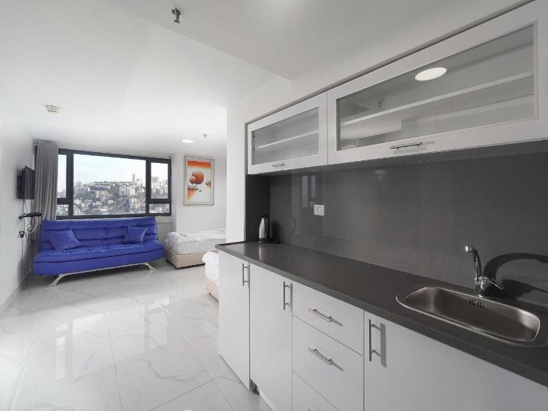 Haifa Tower Hotel image