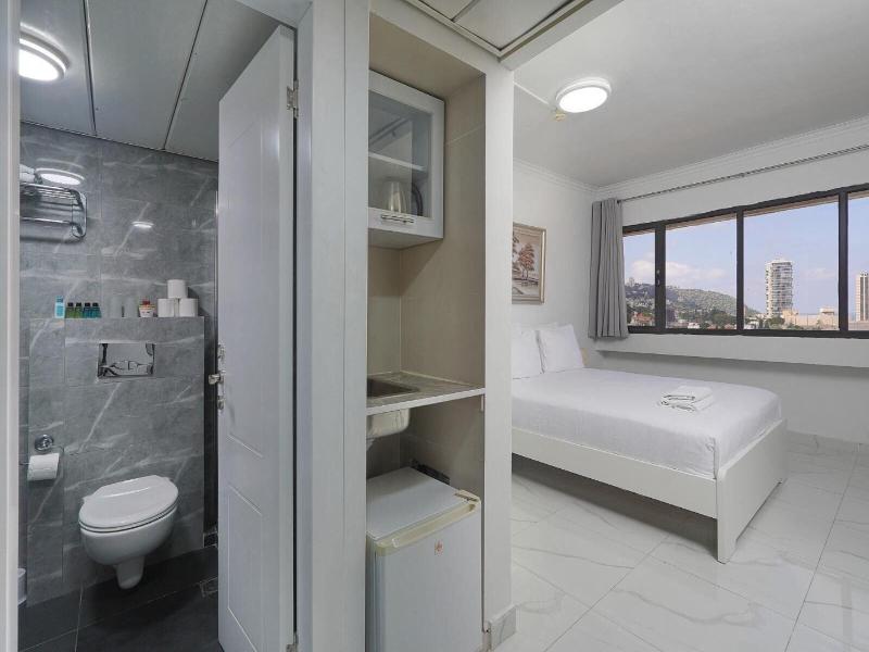 Haifa Tower Hotel image
