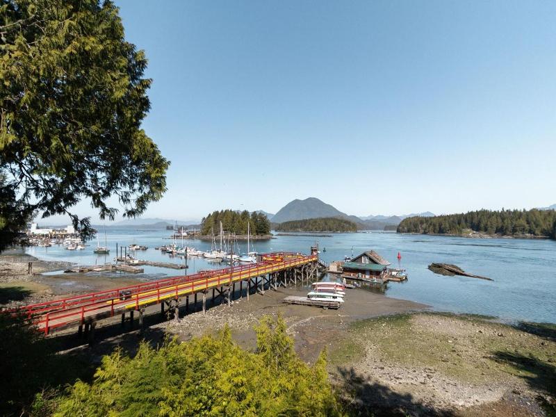 The Shoreline Tofino