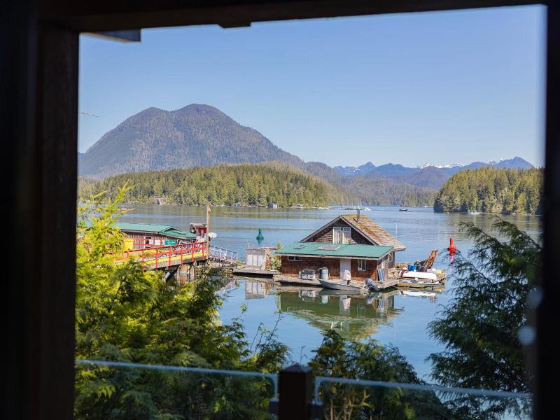 The Shoreline Tofino