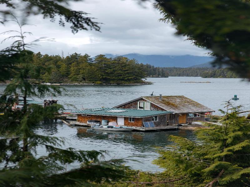 The Shoreline Tofino