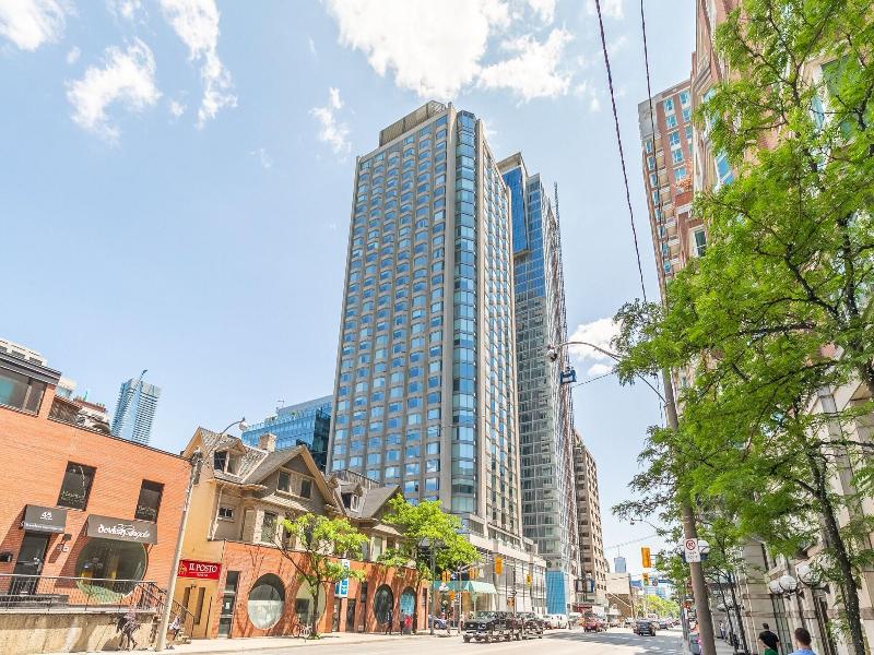 Charming Yorkville Condos — photo 54