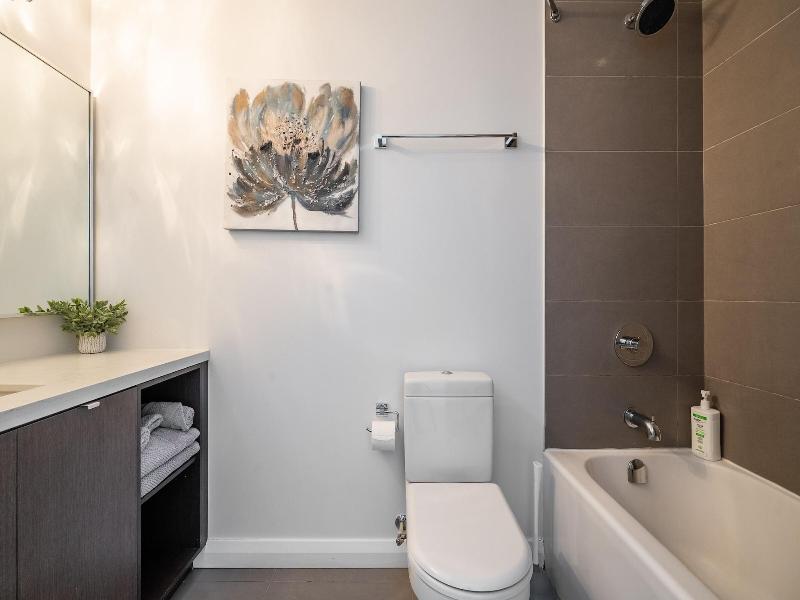 Charming Yorkville Condos — photo 51