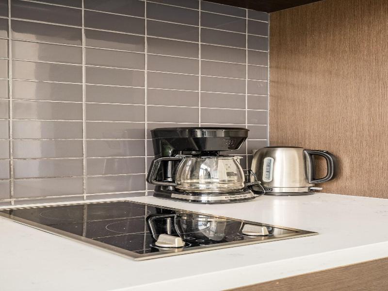 Charming Yorkville Condos — photo 37