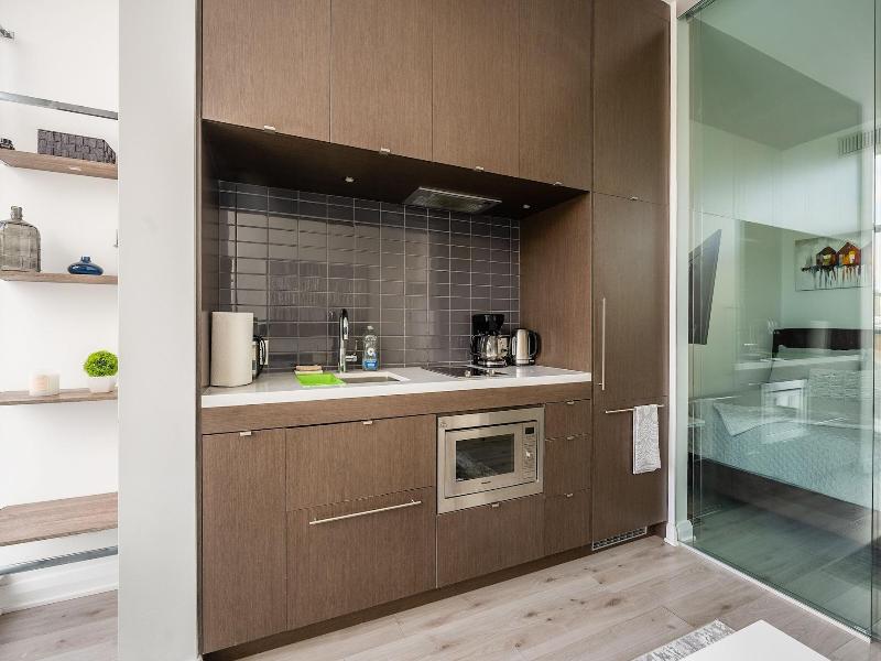 Charming Yorkville Condos — photo 41