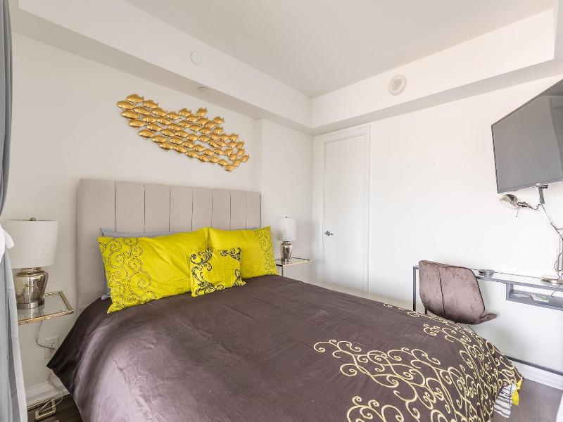 Charming Yorkville Condos — photo 35
