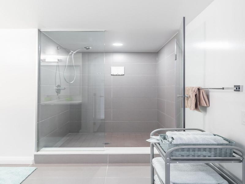 Charming Yorkville Condos — photo 34