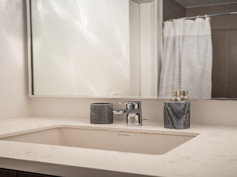 Charming Yorkville Condos — photo 5