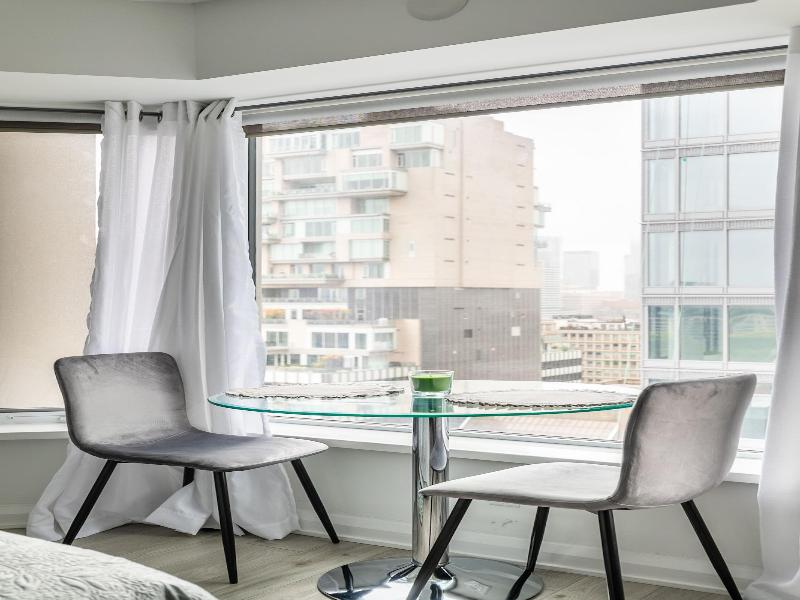 Charming Yorkville Condos — photo 24