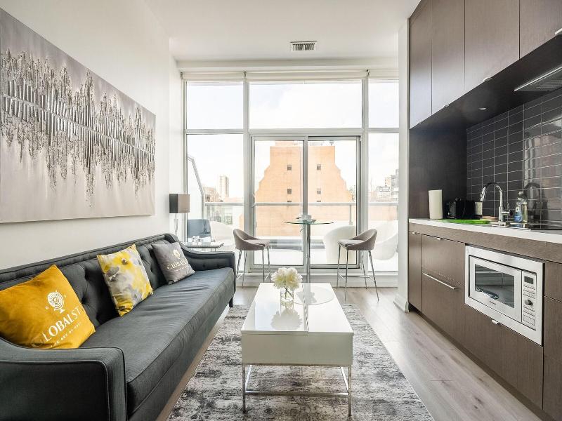 Charming Yorkville Condos — photo 48
