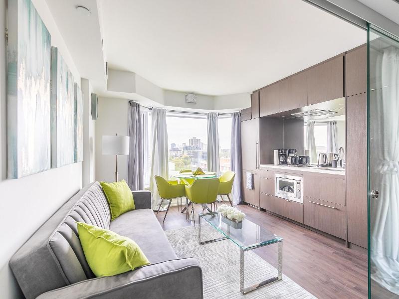 Charming Yorkville Condos — photo 44